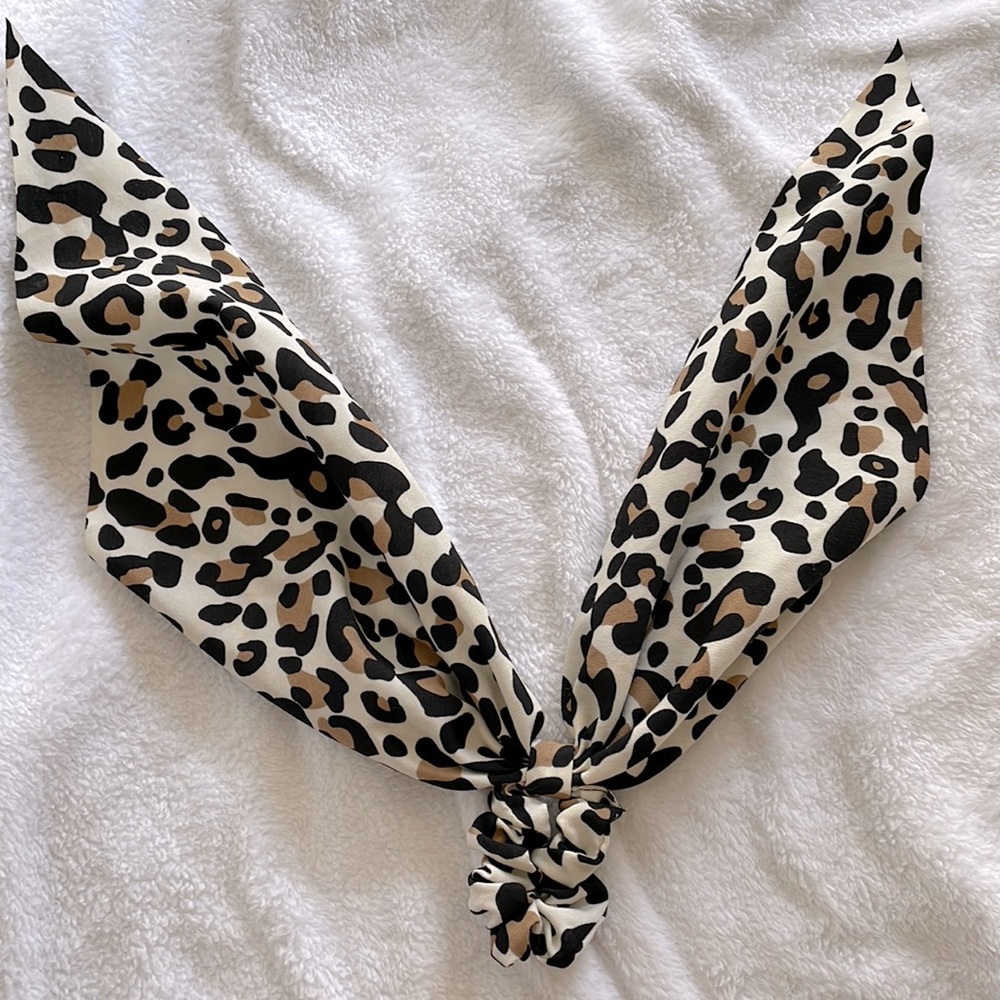 Scrunchie, hair ribbon